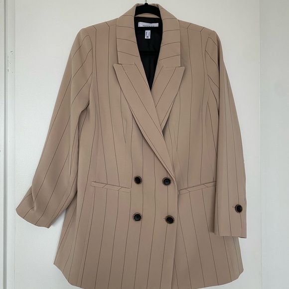 🛍️BEAUTIFUL ADDITION ELLE BLAZER ORIGINALLY $279 - Picture 5 of 6